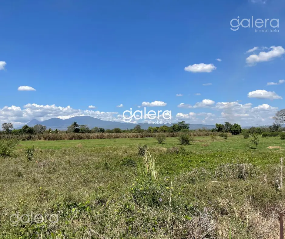 Terrenos, Blv. Claudia Lars