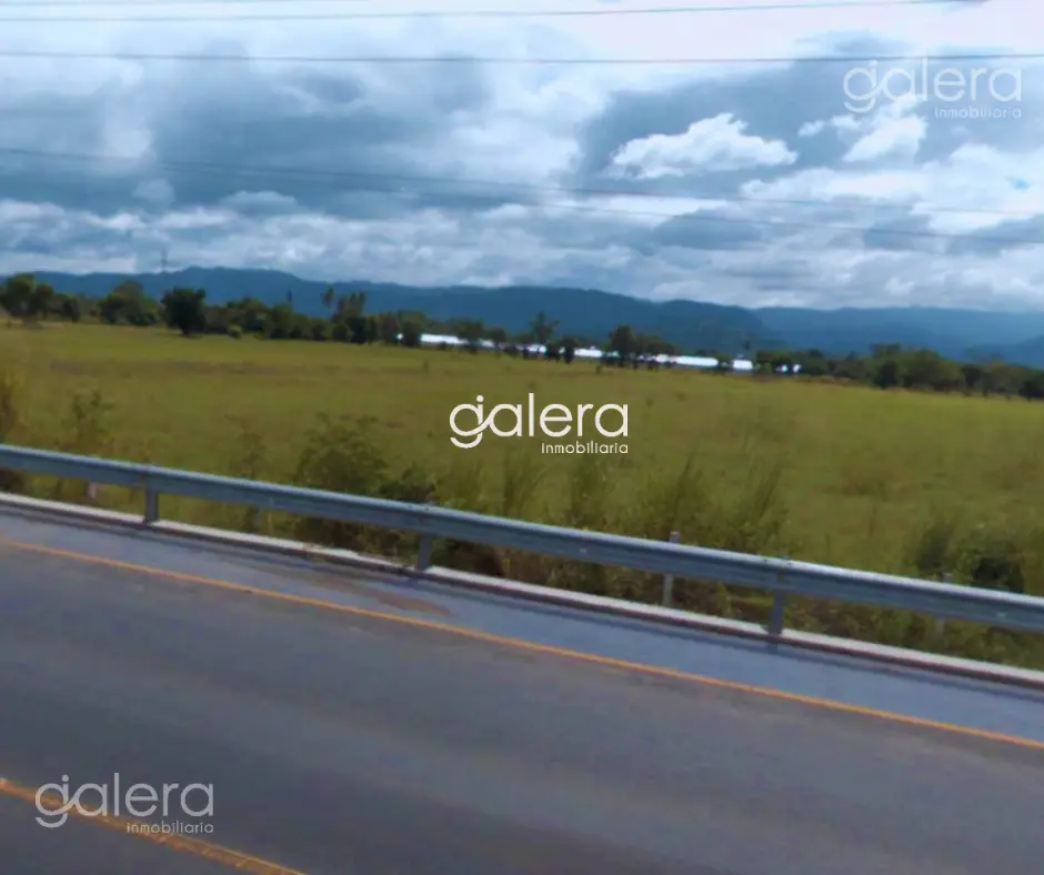 Terreno, Boulevard Claudia Lars